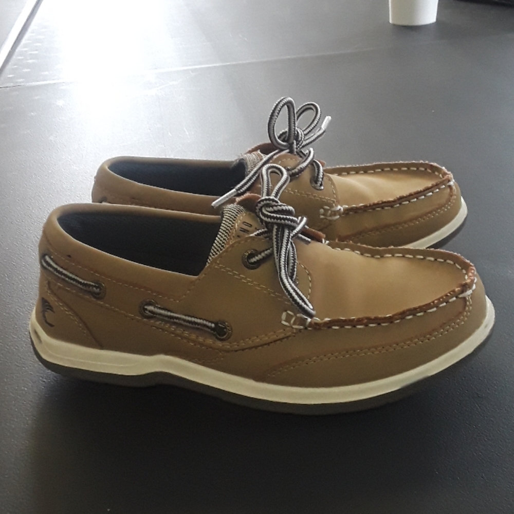 Boys shoes